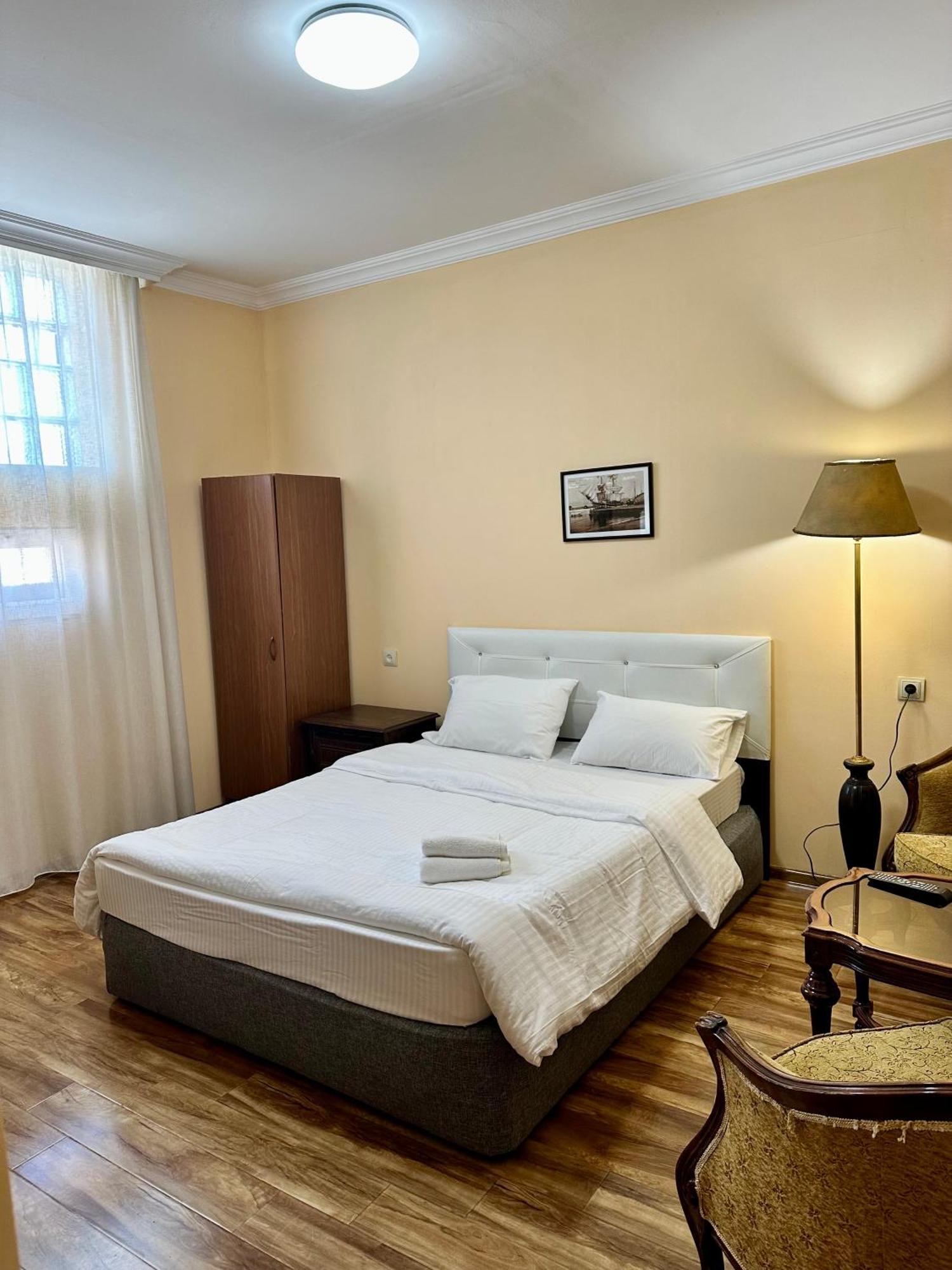 Old Clty Hotel Batumi Kültér fotó